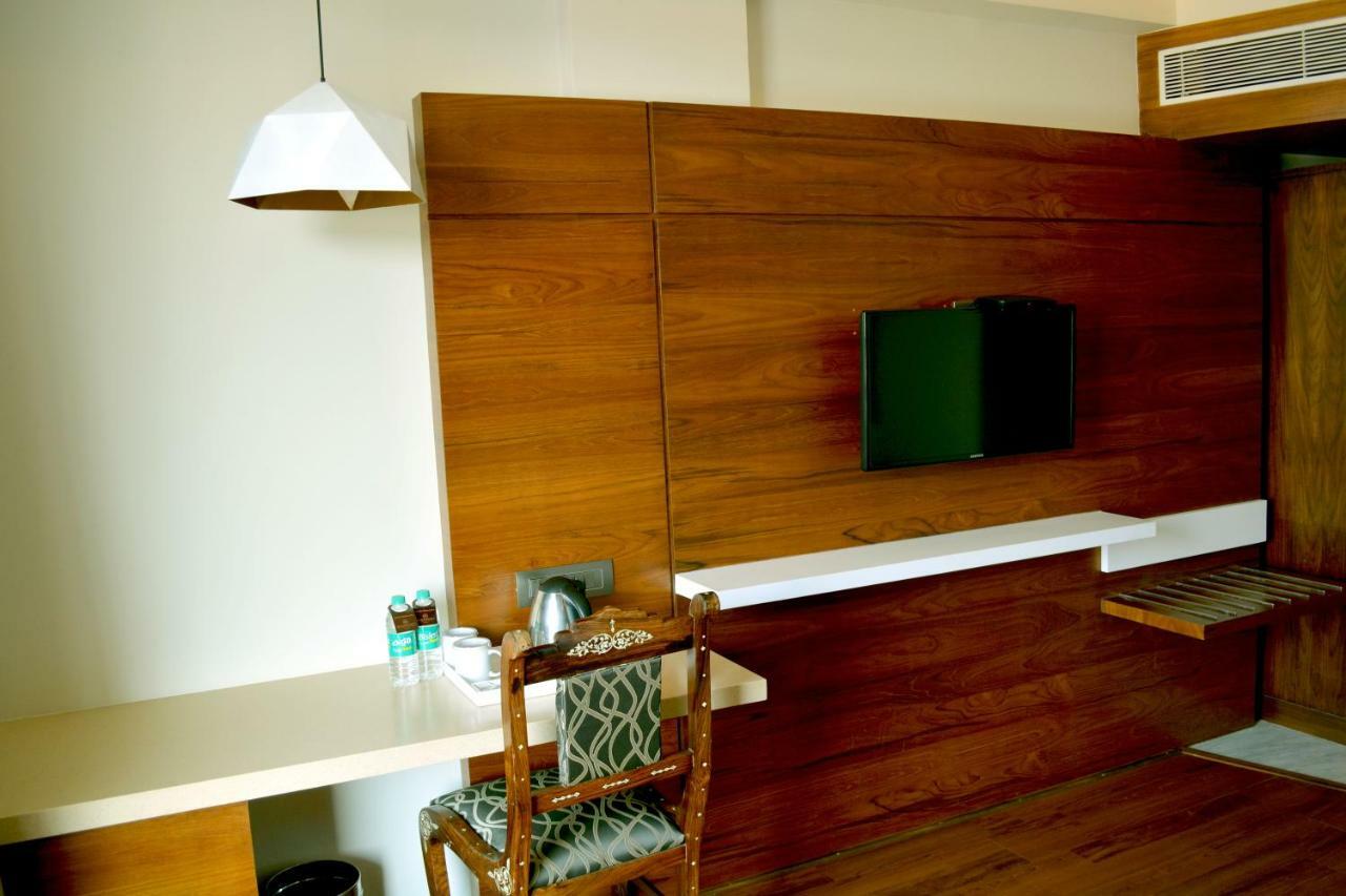 Rk Residency Hotel Tiruppur Exterior foto